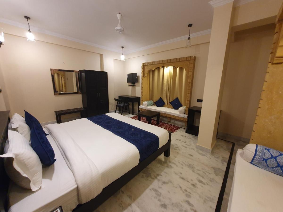 Hotel Vasshifa Palace Dzsaiszalmer Kültér fotó