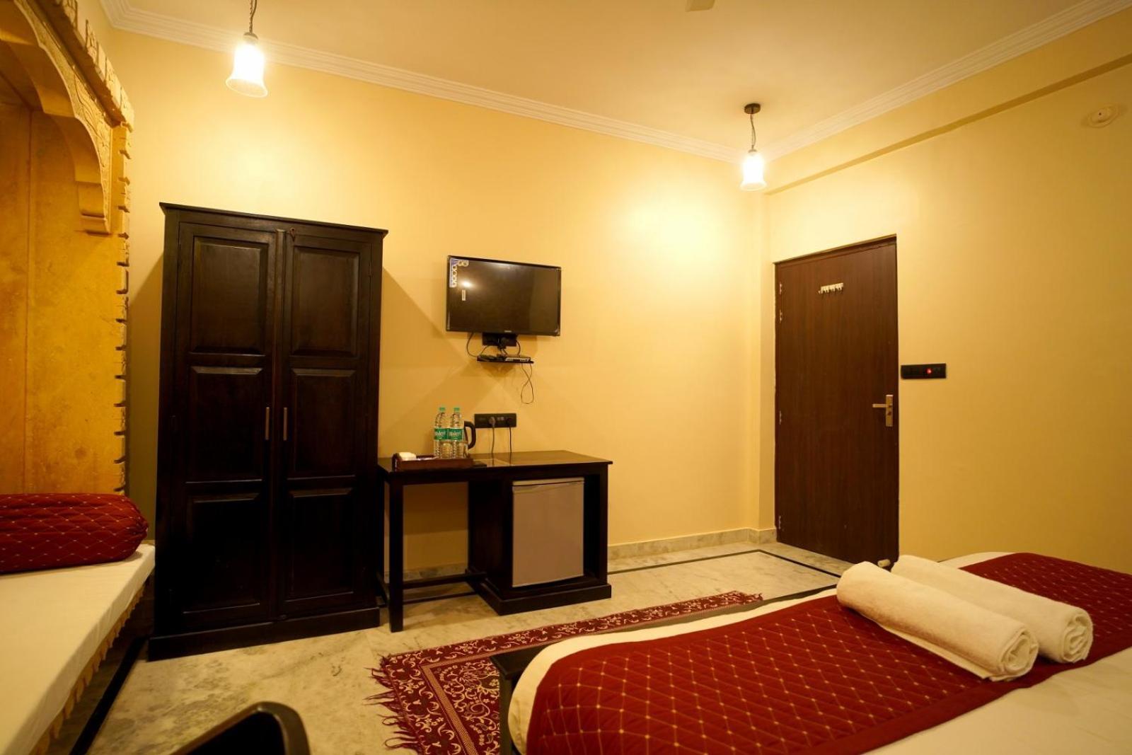 Hotel Vasshifa Palace Dzsaiszalmer Kültér fotó